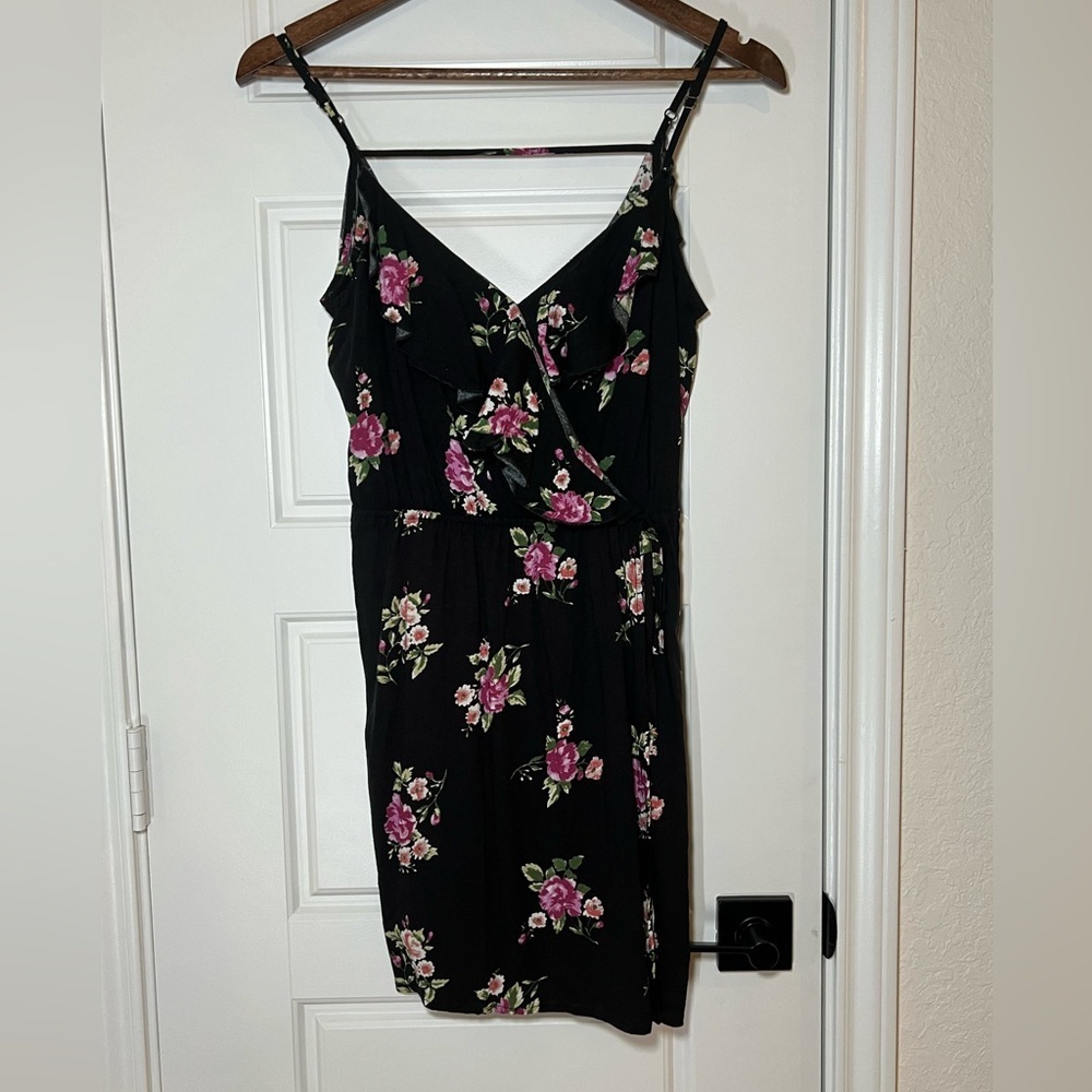 Mimi Chica little black floral dress size medium